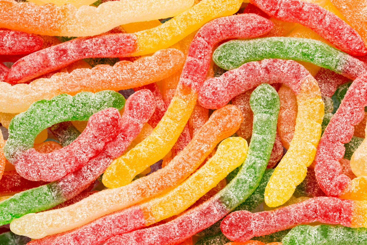 LARGE SOUR ASSORTED FRUIT GUMMI WORMS 4"